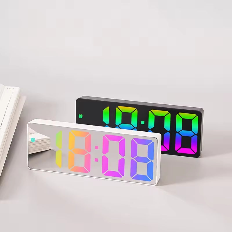 Digitale klok zwart met regenboog cijfers (16 cm)
